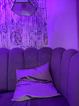 Snapshot of AbyThompson chatting on November 2025 02:15:01 PM AbyThompson online show from November 2025 02:15:01 PM