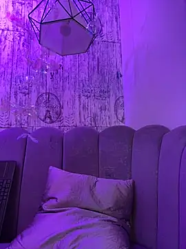 Snapshot of AbyThompson chatting on November 2025 01:28:01 AM AbyThompson online show from November 2025 01:28:01 AM