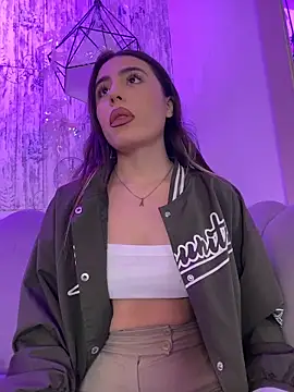 Snapshot of AbyThompson chatting on November 2025 02:23:01 PM AbyThompson online show from November 2025 02:23:01 PM