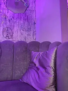 Snapshot of AbyThompson chatting on November 2025 06:51:01 PM AbyThompson online show from November 2025 06:51:01 PM