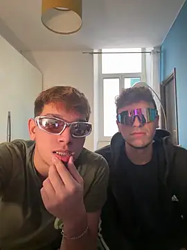 calleaaaa online show from October 2025 01:30:01 PM