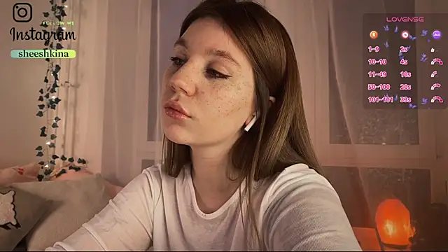 Snapshot of somejgirl chatting on January 2025 02:08:02 PM somejgirl online show from January 2025 02:08:02 PM