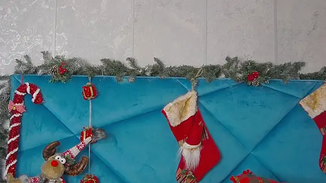 AlyseReuse online show from December 2024 06:05:01 PM