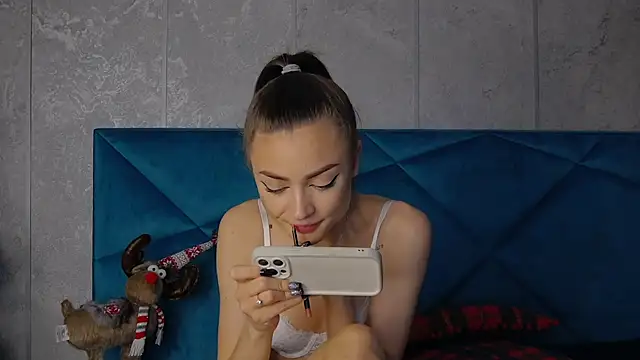 AlyseReuse online show from January 2025 06:06:01 PM