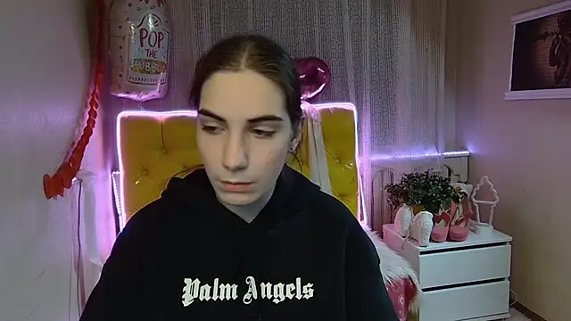 Snapshot of NikaStark_ chatting on February 2025 07:46:01 PM NikaStark online show from February 2025 07:46:01 PM