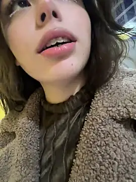 Snapshot of pantyless chatting on January 2025 01:41:02 AM pantyless online show from January 2025 01:41:02 AM