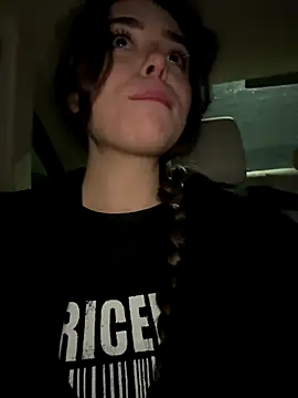 Snapshot of pantyless chatting on September 2025 09:48:02 PM pantyless online show from September 2025 09:48:02 PM