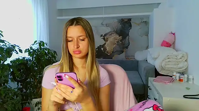 Snapshot of Submissive_love chatting on August 2026 03:25:01 PM Submissive love online show from August 2026 03:25:01 PM