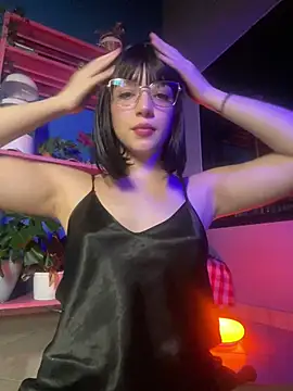 Snapshot of sweeet_peach chatting on April 2026 03:28:02 AM sweeet peach online show from April 2026 03:28:02 AM