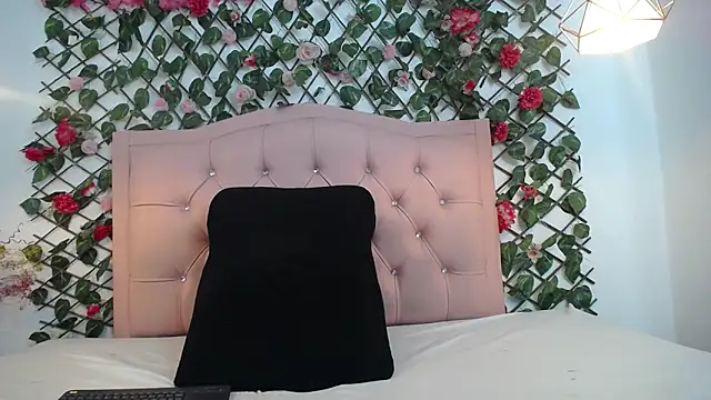 Snapshot of LucyCute_1 chatting on March 2026 02:22:02 PM LucyCute 1 online show from March 2026 02:22:02 PM