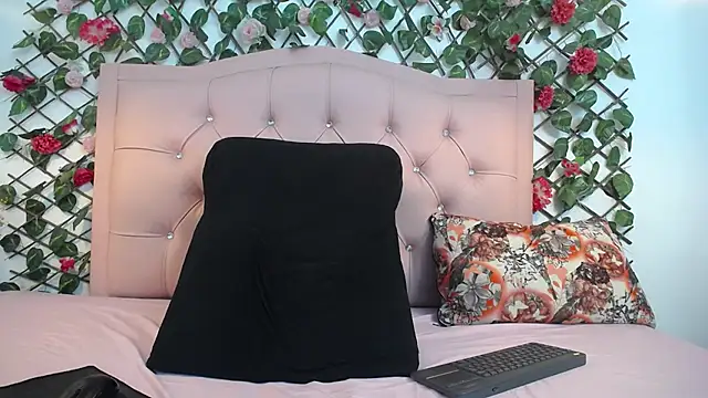 Snapshot of LucyCute_1 chatting on April 2026 03:28:02 PM LucyCute 1 online show from April 2026 03:28:02 PM