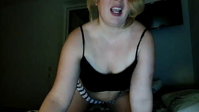 Snapshot of _CattrinaVegas_ chatting on December 2024 07:05:02 PM  CattrinaVegas  online show from December 2024 07:05:02 PM
