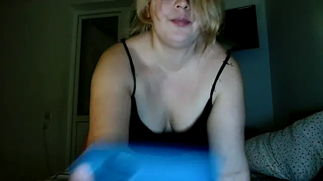 Snapshot of _CattrinaVegas_ chatting on December 2024 07:11:01 PM  CattrinaVegas  online show from December 2024 07:11:01 PM