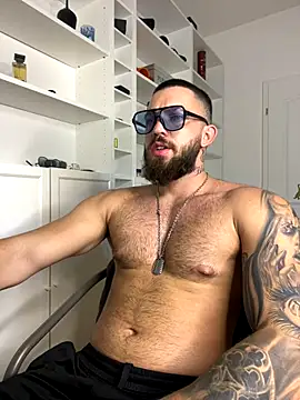 Snapshot of LoveIsBlind_ chatting on September 2025 06:00:01 PM LoveIsBlind online show from September 2025 06:00:01 PM