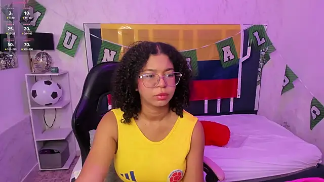 Snapshot of MilaHall_ chatting on June 2026 04:13:01 AM MilaHall online show from June 2026 04:13:01 AM