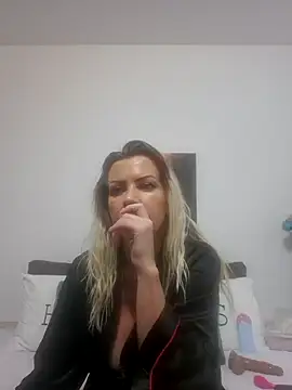 Snapshot of MiaDoll69 chatting on September 2025 05:51:02 PM MiaDoll69 online show from September 2025 05:51:02 PM