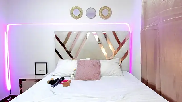 Snapshot of KriisvanyLeroy chatting on April 2026 03:04:02 AM KriisvanyLeroy online show from April 2026 03:04:02 AM