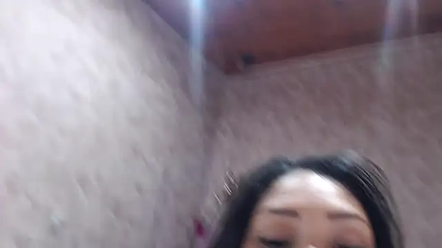 Snapshot of MadelineDoll chatting on February 2025 03:27:01 PM MadelineDoll online show from February 2025 03:27:01 PM