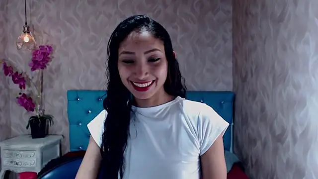 Snapshot of MadelineDoll chatting on February 2025 04:21:01 PM MadelineDoll online show from February 2025 04:21:01 PM