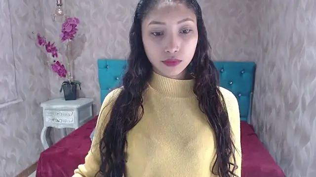 Snapshot of MadelineDoll chatting on March 2025 01:03:02 PM MadelineDoll online show from March 2025 01:03:02 PM