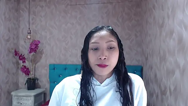 Snapshot of MadelineDoll chatting on March 2025 01:29:01 PM MadelineDoll online show from March 2025 01:29:01 PM