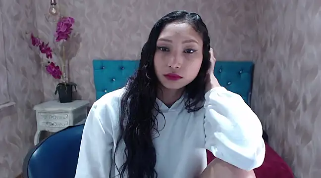 Snapshot of MadelineDoll chatting on March 2025 07:39:01 PM MadelineDoll online show from March 2025 07:39:01 PM