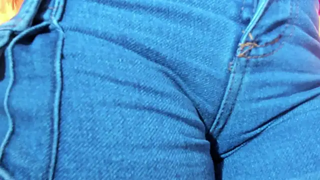 Snapshot of MadelineDoll chatting on September 2025 01:18:01 AM MadelineDoll online show from September 2025 01:18:01 AM