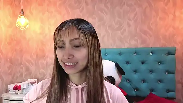 Snapshot of MadelineDoll chatting on November 2025 01:44:01 PM MadelineDoll online show from November 2025 01:44:01 PM