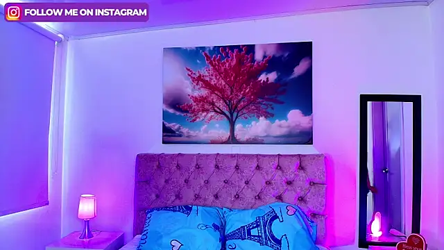 Emma monserrat online show from October 2025 07:44:01 PM