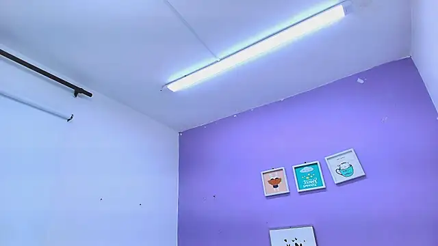 veronica sinner  online show from January 2025 12:01:01 PM