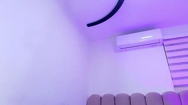 Snapshot of nicol_f chatting on April 2026 03:15:02 AM nicol f online show from April 2026 03:15:02 AM