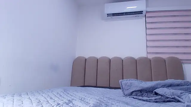 Snapshot of nicol_f chatting on April 2026 03:09:01 AM nicol f online show from April 2026 03:09:01 AM