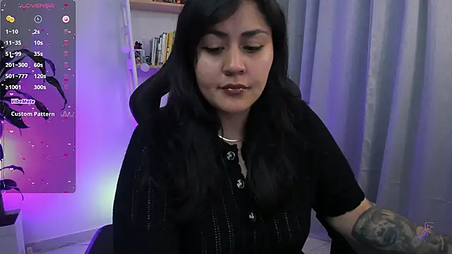 Snapshot of GretaX-X chatting on November 2025 06:57:01 AM GretaX-X online show from November 2025 06:57:01 AM