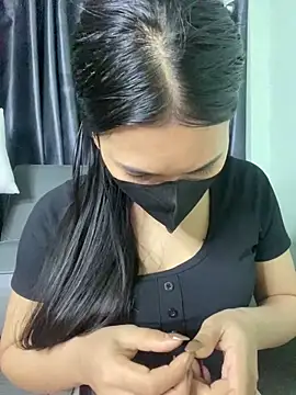 Snapshot of Ly_Coca24 chatting on April 2026 05:10:01 PM Ly Coca24 online show from April 2026 05:10:01 PM