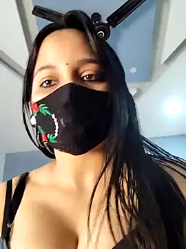 Snapshot of Varnika_aarora chatting on January 2025 07:25:01 AM Varnika aarora online show from January 2025 07:25:01 AM