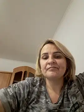 Malichkaanna30 online show from January 2025 02:41:02 PM