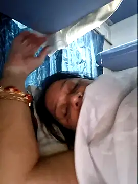 Hot Queen77 online show from March 2025 12:29:01 AM