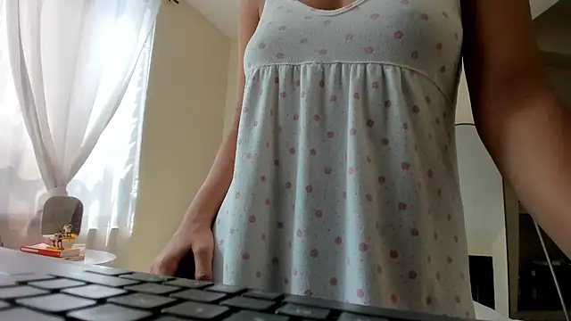 evely coelloo online show from November 2025 03:56:02 PM