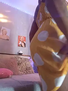 nahiarapalmer19 online show from October 2025 10:54:02 PM