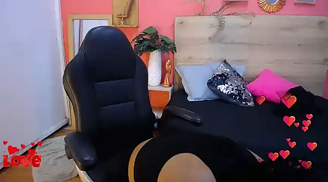 scarlet-foox online show from March 2025 12:18:02 PM