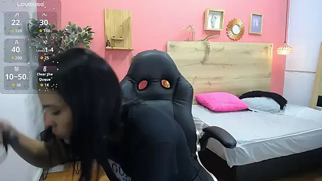 scarlet-foox online show from September 2025 12:10:01 PM