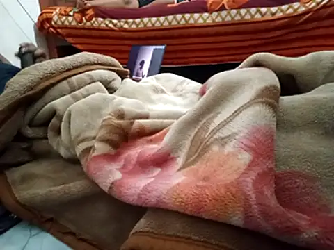 Snapshot of CuteyCouple chatting on March 2026 06:19:02 PM CuteyCouple online show from March 2026 06:19:02 PM