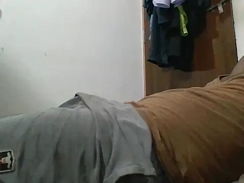 Snapshot of CuteyCouple chatting on April 2026 06:35:01 PM CuteyCouple online show from April 2026 06:35:01 PM