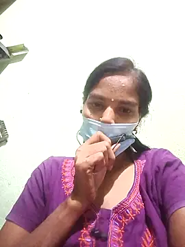 anusiya01 online show from November 2025 04:57:02 PM