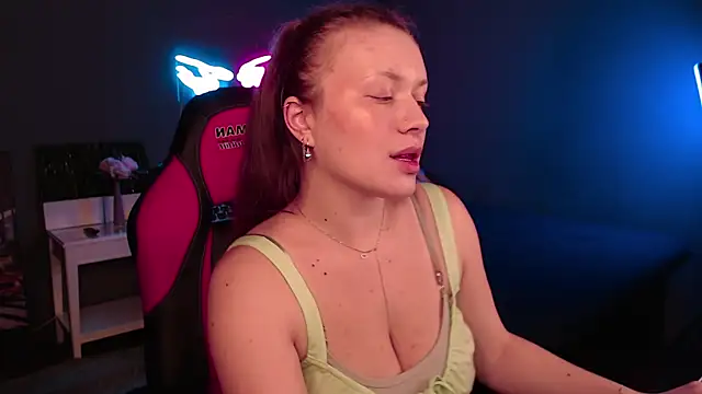 Ariell Margot  online show from February 2025 03:50:01 PM