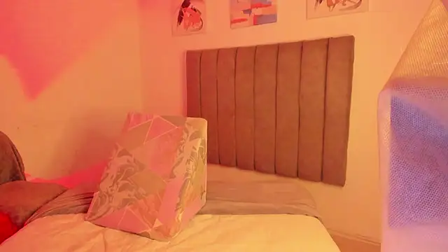 Snapshot of sarah__bigboobs chatting on February 2026 05:55:02 AM sarah bigboobs online show from February 2026 05:55:02 AM