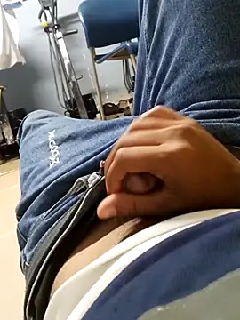 Snapshot of mateoliamcorea chatting on April 2026 10:48:01 AM mateoliamcorea online show from April 2026 10:48:01 AM