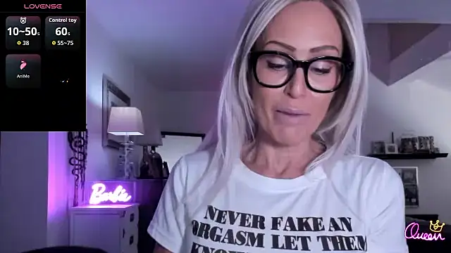 VelvetBarbie online show from February 2026 10:22:01 PM