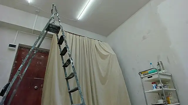 Snapshot of YourSuperModel chatting on January 2025 10:12:02 AM YourSuperModel online show from January 2025 10:12:02 AM