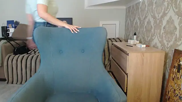 Mallinia online show from April 2026 10:57:02 AM